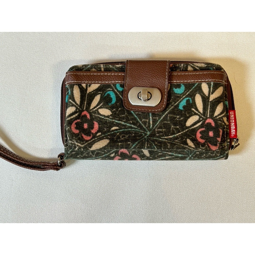 Union Bay Wristlet Wallet Floral Canvas Brand New